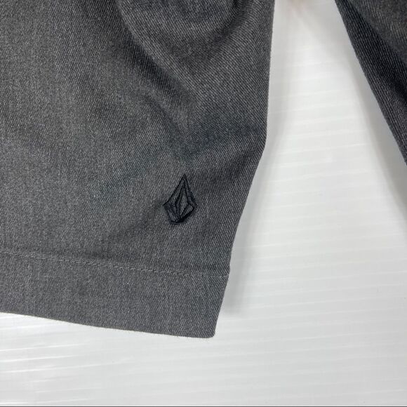 Volcom Shorts True To This Chino Men’s Size 38 Gray Flat Front - Picture 4 of 10
